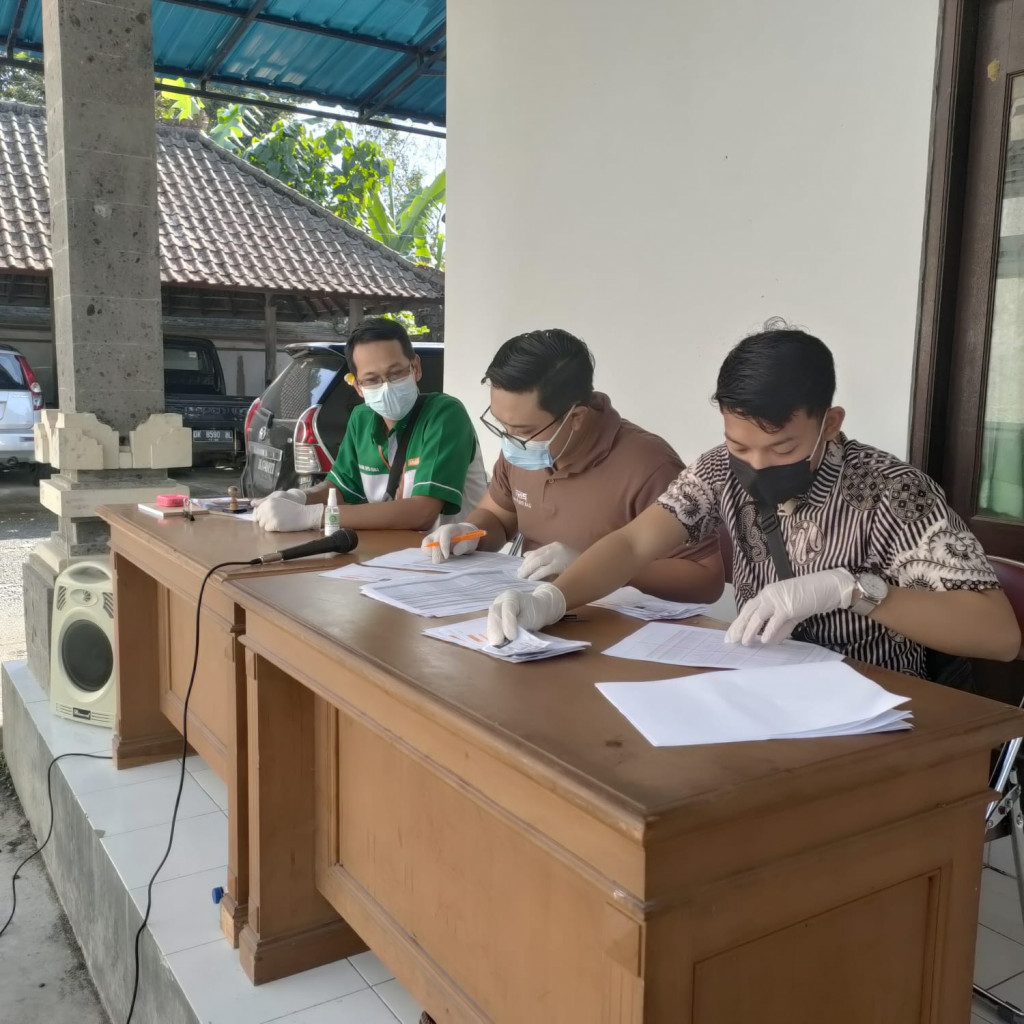 Dokumentasi  penyerahan Bantuan PPKM tahap II Di Desa Belok Sidan Dan Desa Pelaga